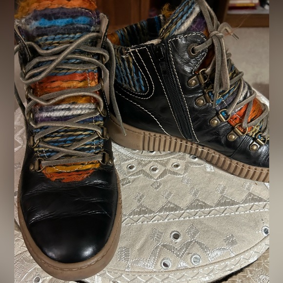 Josef Seibel boots, 39(8-8-1/2) is size, multi colored - Picture 2 of 6